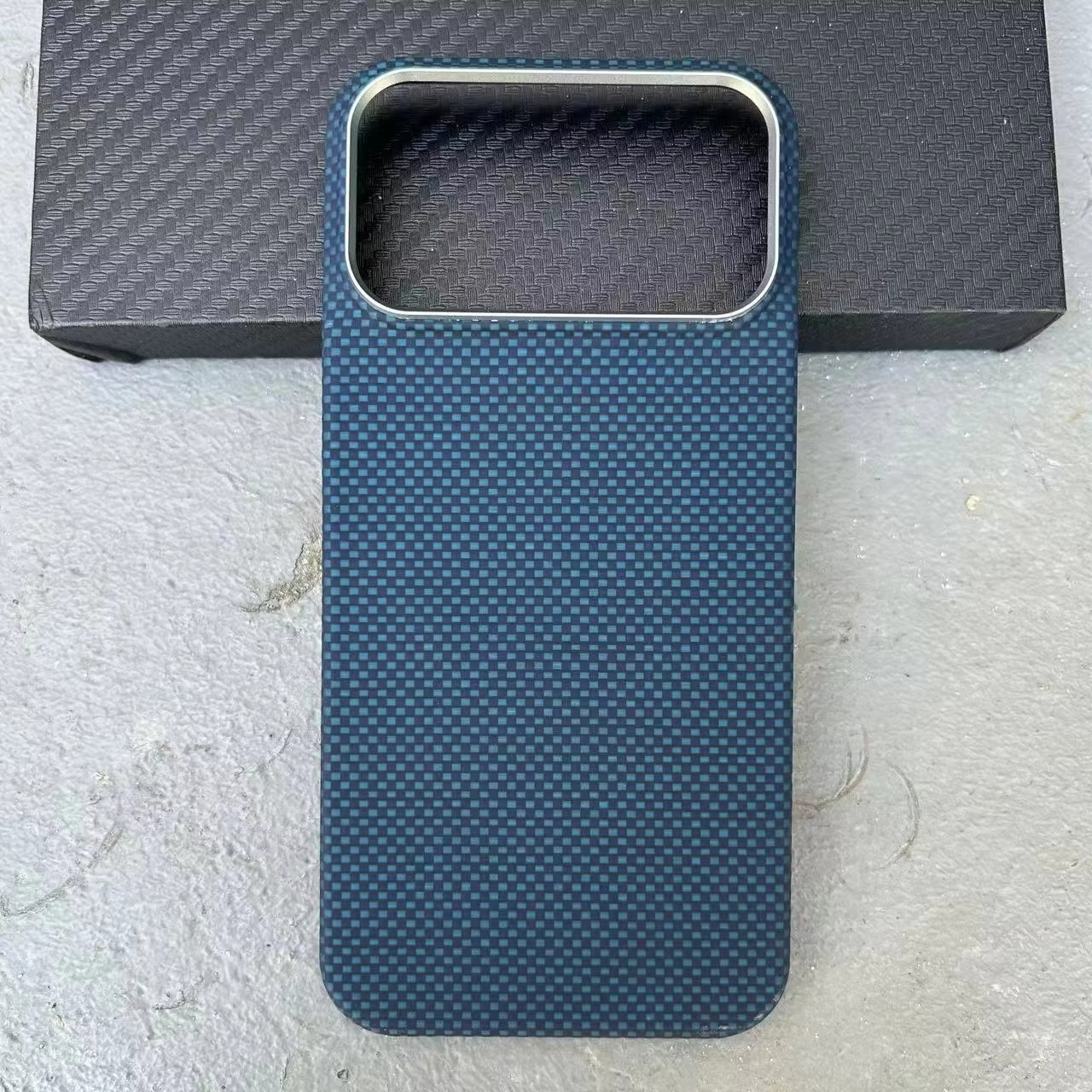 Premium iPhone Case MagSafe Compatible Magnetic Protective Cover Aramid Carbon Fiber Ultra Thin Lightweight Shockproof Design